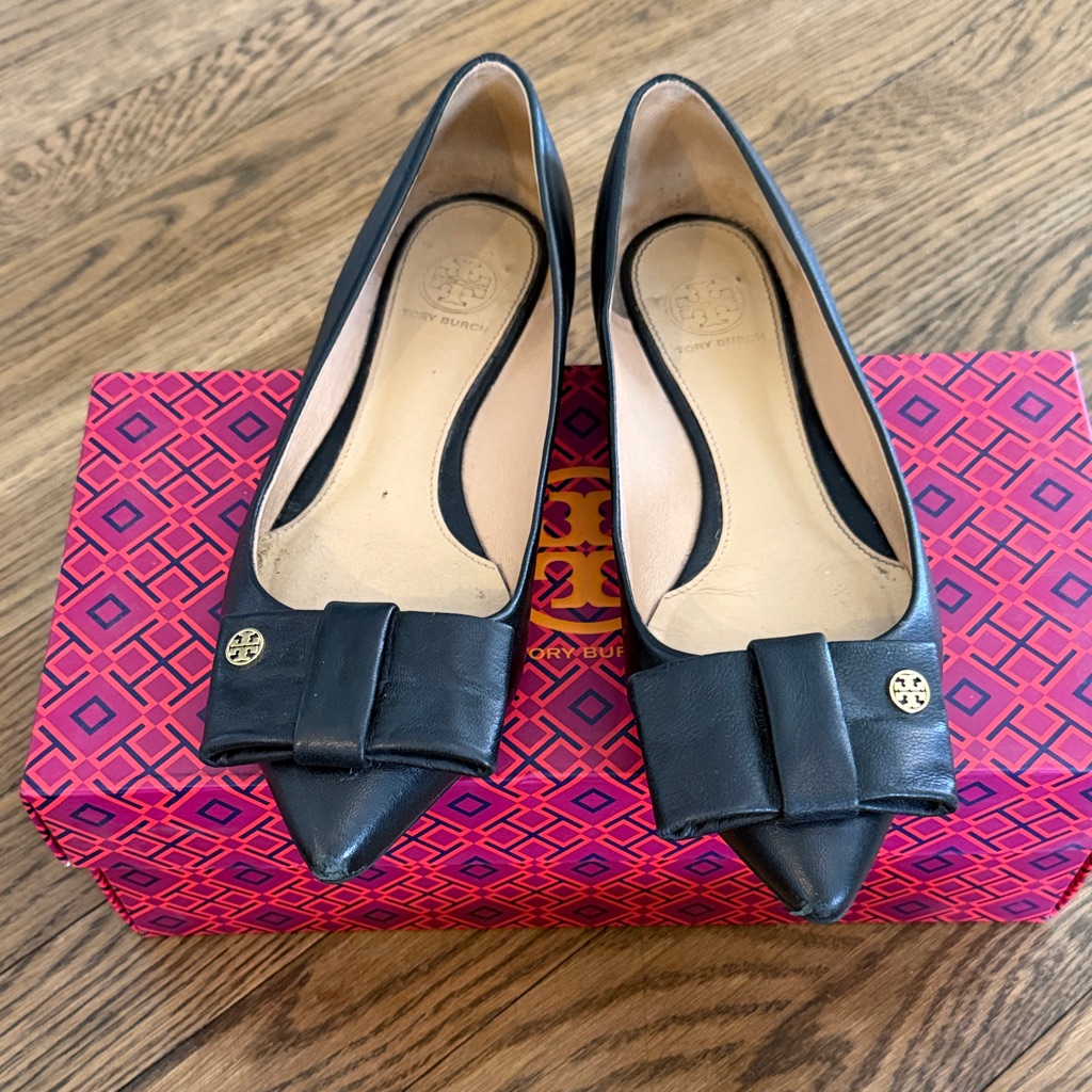 Tory Burch Black Leather Heels With Gold Accents